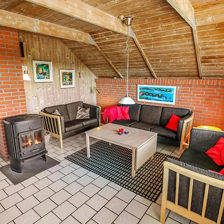 Charming Partly Renovated House By Ferring Sj862