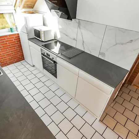 Charming Partly Renovated House By Ferring Sj862